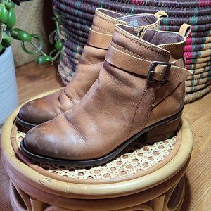 Vince Camuto leather boots VP Beamer